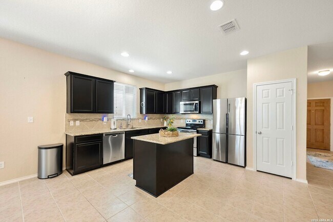 Building Photo - 8722 Buggy Ln