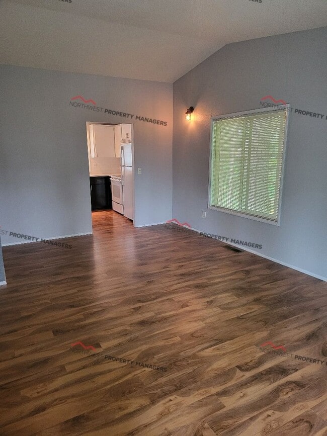 Building Photo - STATUS: AVAILABLE  | R320 | $1895