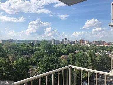 Building Photo - 2059 Huntington Ave