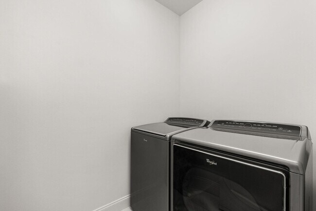 Building Photo - 217 Windrow Way