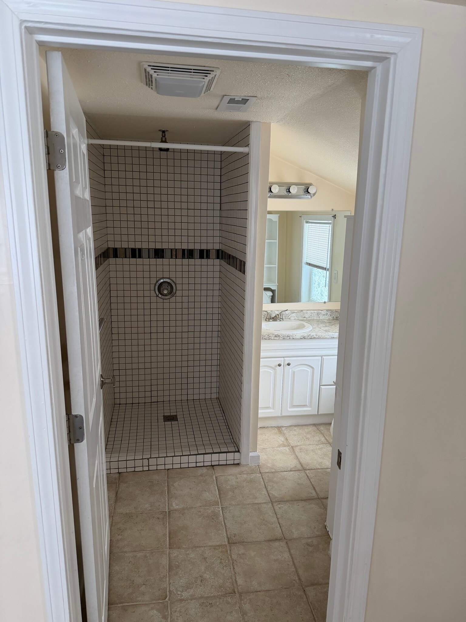 Building Photo - 1134 S Wolf Lake Rd