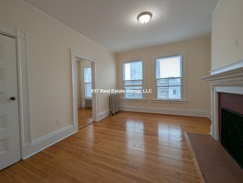 Building Photo - 2 Ware St