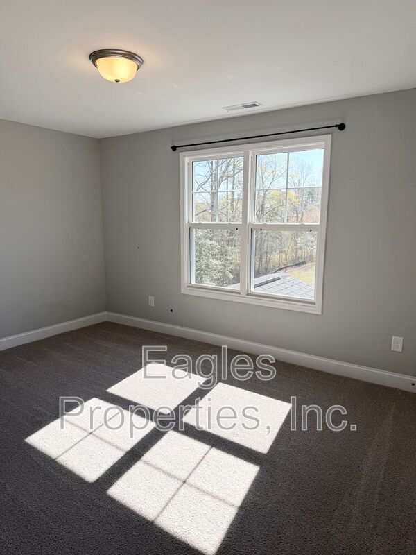 Building Photo - 472 Jackson Pond Dr