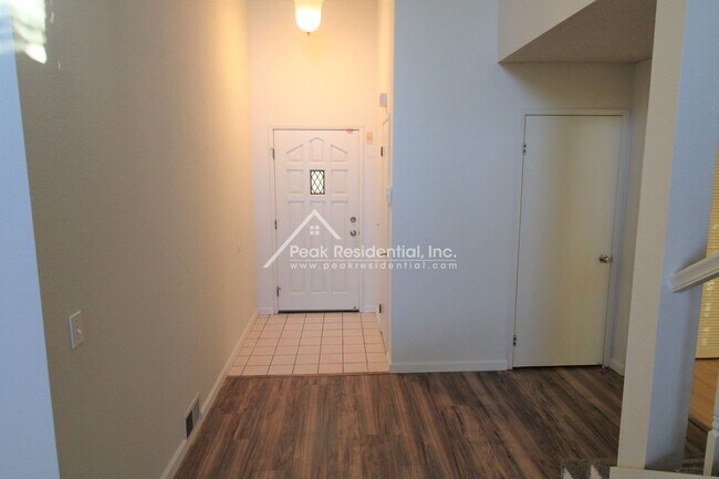 Building Photo - 9344 Winding Oak Dr