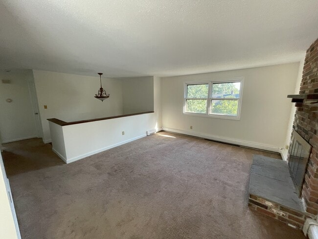 Building Photo - 136 Millard St
