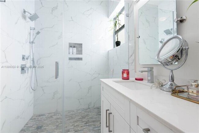 Building Photo - 17320 SW 92nd Ct