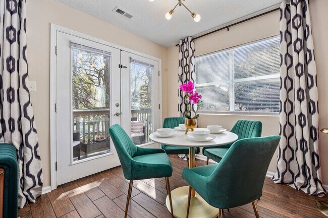 Building Photo - 414 28th Ave N