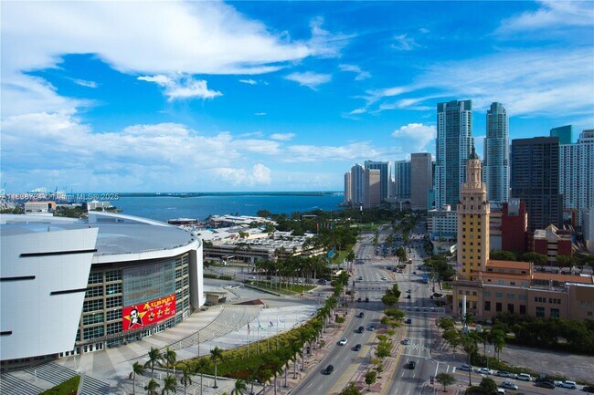 Building Photo - 888 Biscayne Blvd