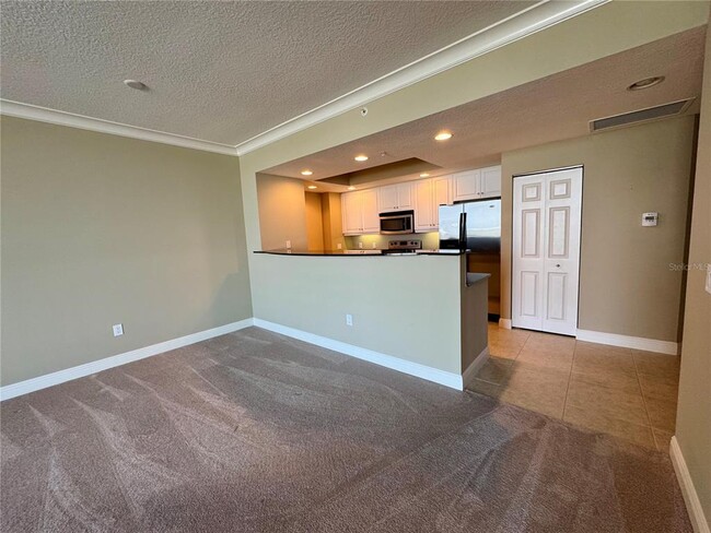 Building Photo - 800 N Tamiami Trl