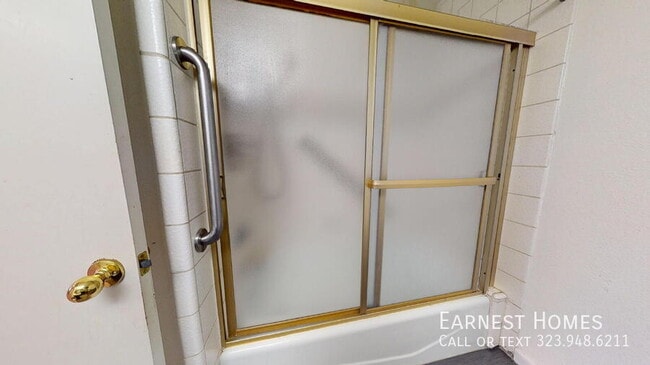 Building Photo - 7231 Balboa Blvd