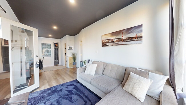 Building Photo - 237 Greenwich St