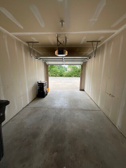 Building Photo - 23840 Northstone Village Dr