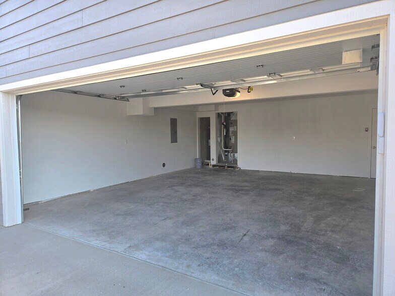2-Car Garage - 1408 Edington Ave