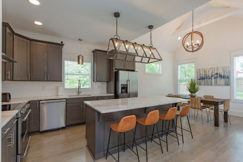 Building Photo - 716 29th Ave N