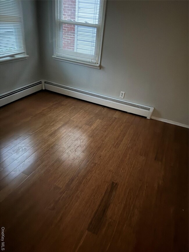 Building Photo - 18 Leach St