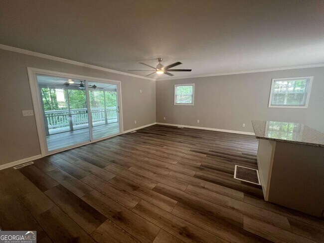 Building Photo - 3473 McKenzie Dr