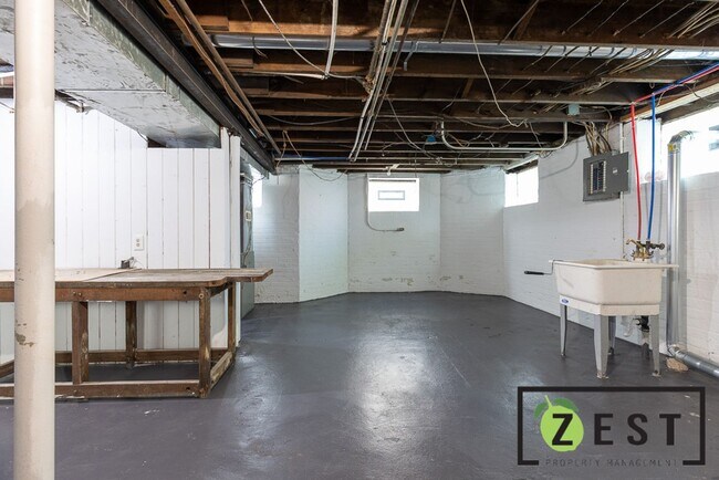 Building Photo - 3496 Courville St