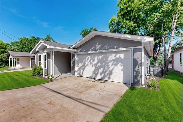 Building Photo - 2222 Echo Lake Dr