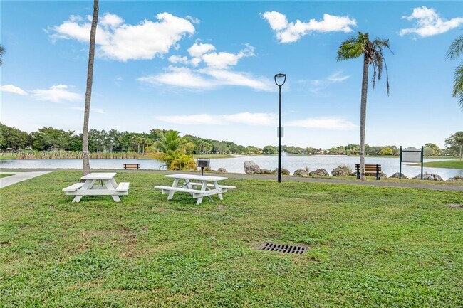 Building Photo - 10361 SW 150th Ct