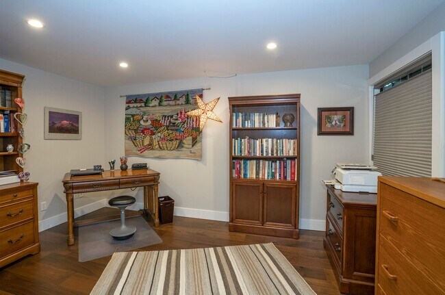 Building Photo - Sweeping waterfront views in this 2-Bedroo...