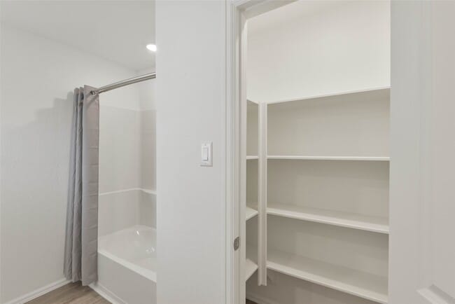 Building Photo - 3015 Wedgewood Cv Wy