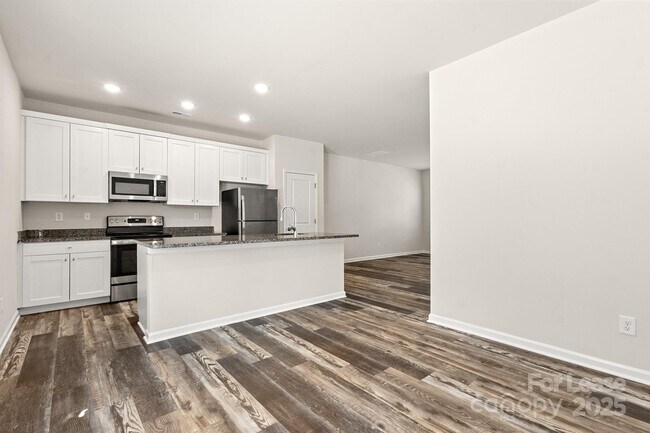 Building Photo - 117 Dogwood Vlg Trl