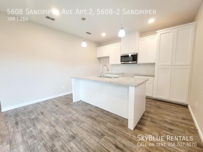 Building Photo - 5608 Sandpiper Ave