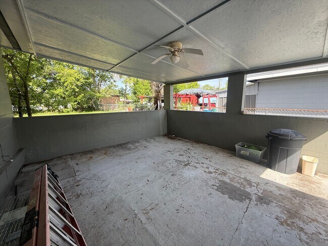 Building Photo - 580 Berkshire Rd