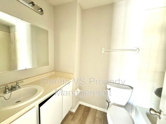 Building Photo - 206 Watts Ln