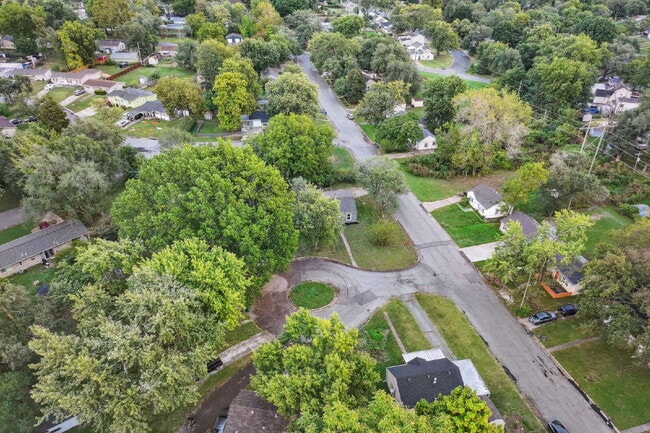 Building Photo - Charming 2 Bedroom, 2 Bath with Extra Loft Space Available Now!