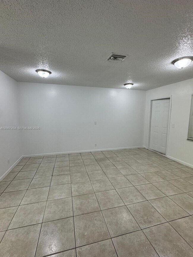 Building Photo - 1746 3rd Ave N