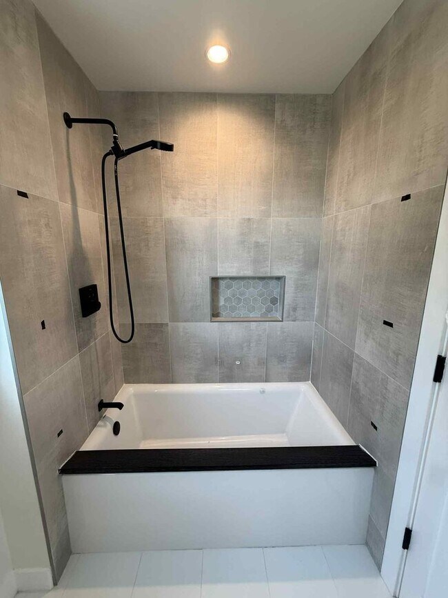 Building Photo - Modern 4-Bedroom Retreat in San Carlos – R...