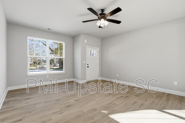 Building Photo - 107 Virginia Ave