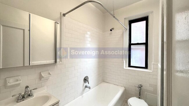 Building Photo - 1 bedroom in New York NY 10040