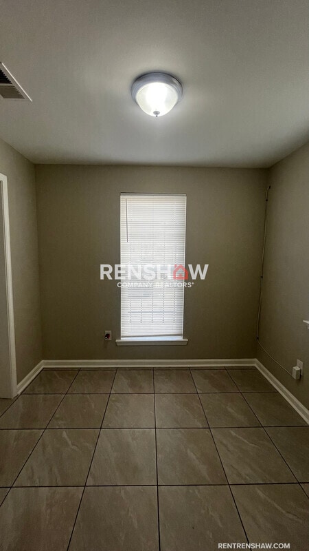 Building Photo - 3002 Elbert Cove