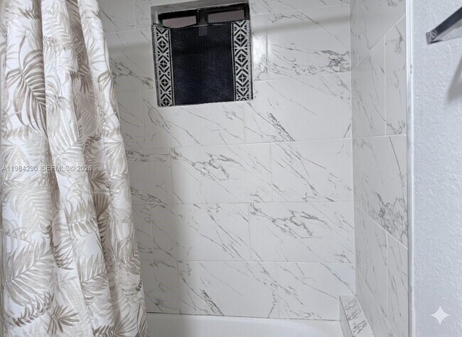 Building Photo - 2801 Riverside Dr