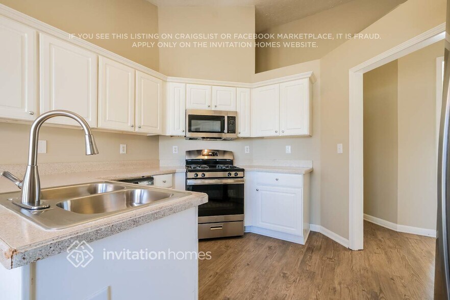 Building Photo - 890 Madison Chase Way