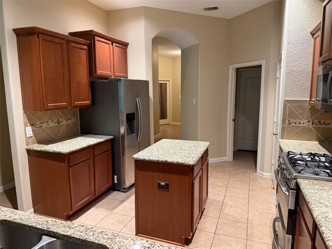 Building Photo - 98 Black Swan Pl