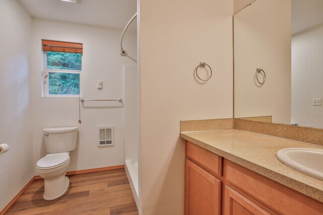 Building Photo - Private Beach Access Comes with This Lovely Freeland Home!