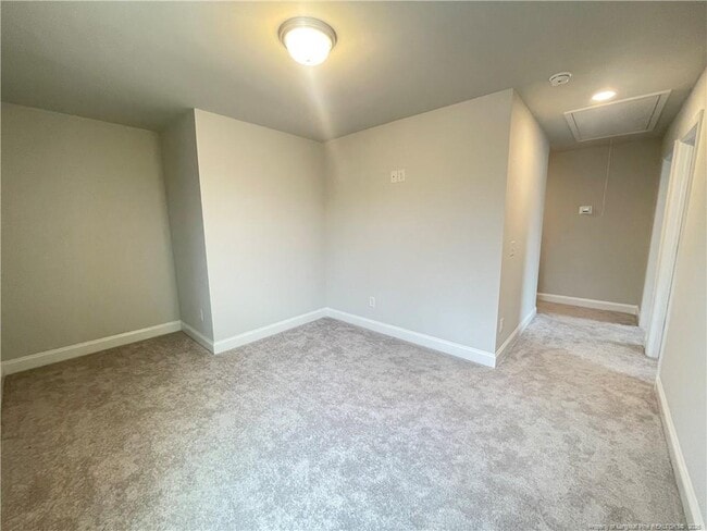 Building Photo - 116 Phillips St