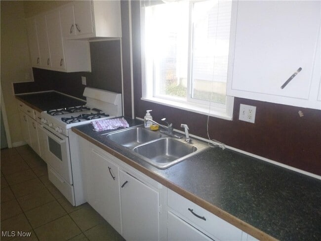 Building Photo - 837 McKinley Ave