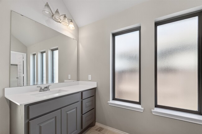 Building Photo - 3610 Brattain Dr