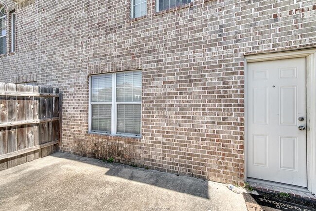 Building Photo - 2301 Autumn Chase Loop