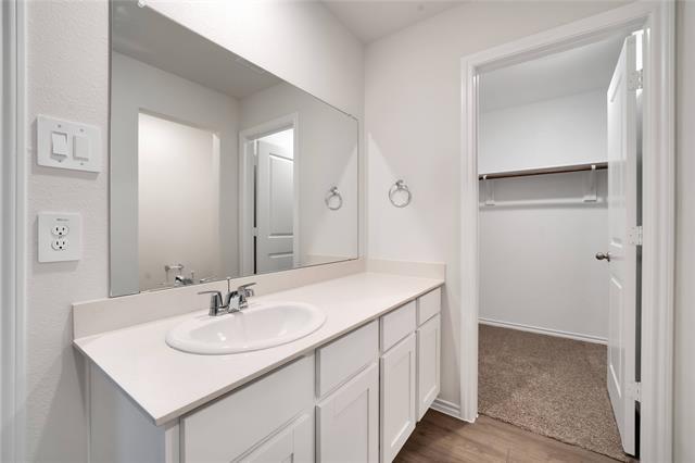 Building Photo - 501 Yellow Rose Rd