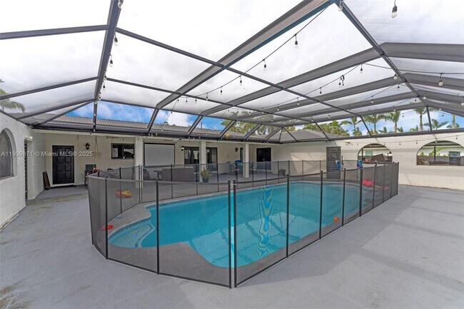 Building Photo - 551 SW 127th Ave