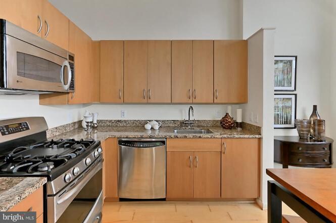 Building Photo - 811 4th St NW