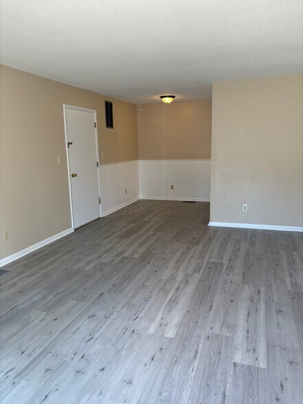 Building Photo - 820 4TH ST