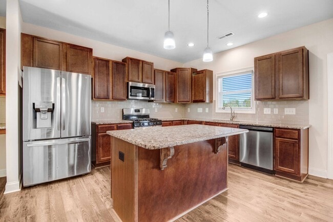 Building Photo - 111 Bollienger Dr