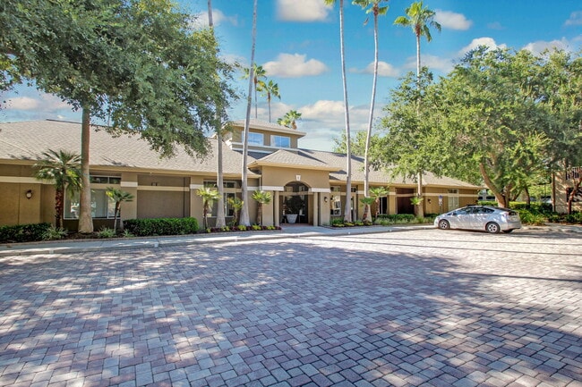 Building Photo - 9 Arbor Club Dr