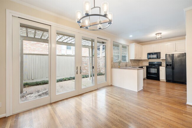 Building Photo - 5850 Valley Forge Dr